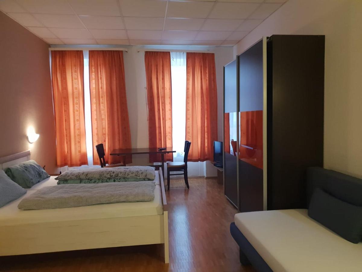 Trang Hotel Раштатт Экстерьер фото
