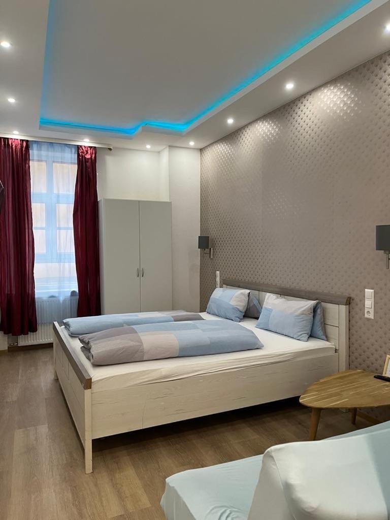 Trang Hotel Раштатт Экстерьер фото