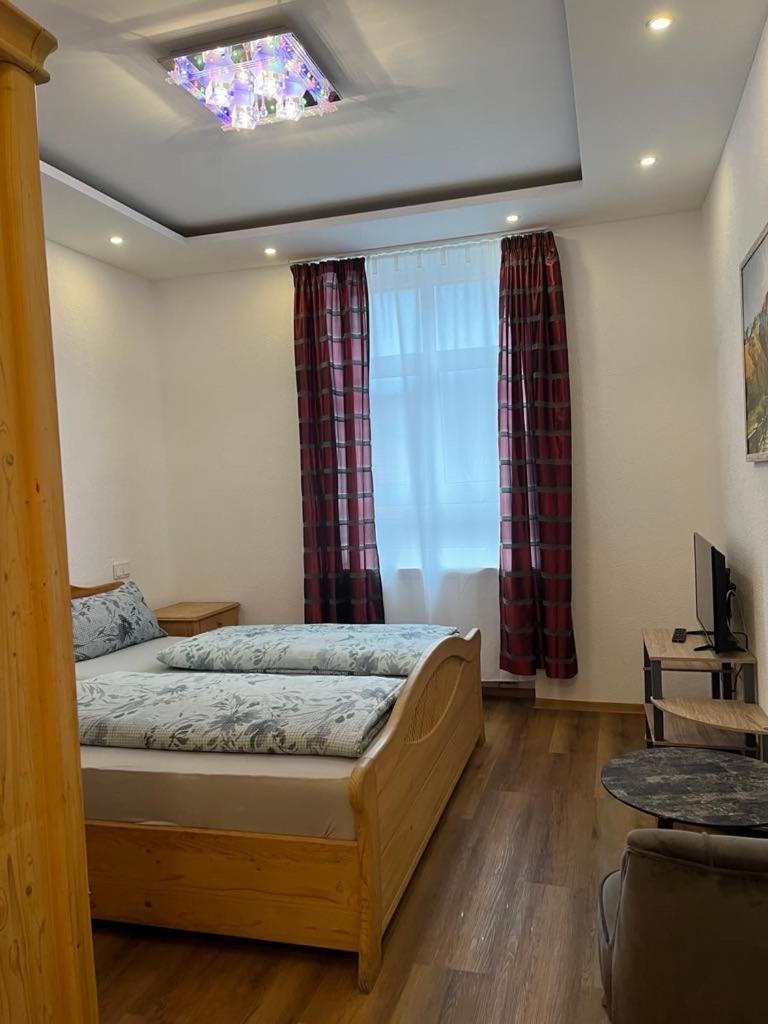 Trang Hotel Раштатт Экстерьер фото